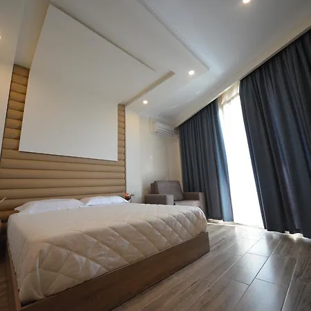 Elesio 4* Golem (Tirana)