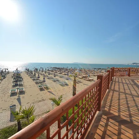 Elesio Hotel Golem (Tirana)