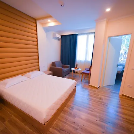 Hotel Elesio Golem (Tirana)