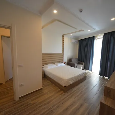 Elesio Hotel Golem (Tirana)