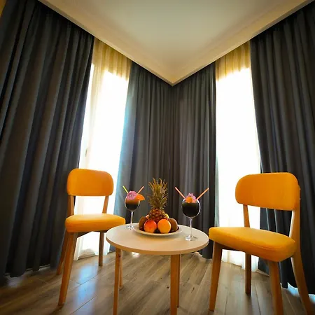 Elesio Golem (Tirana)