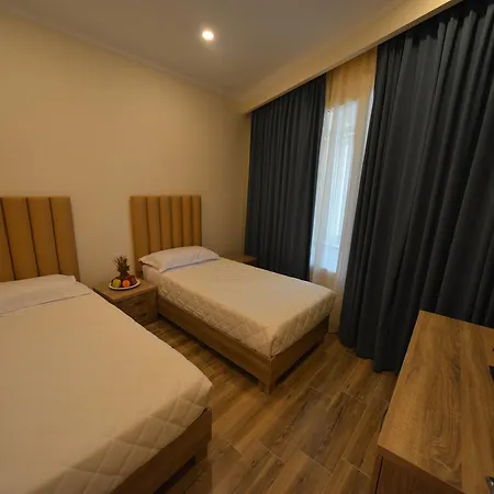 Hotell Elesio 4*