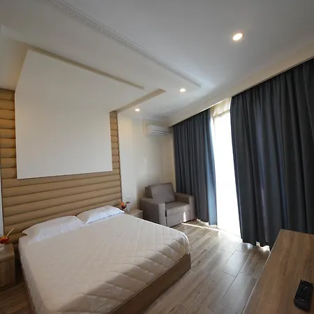 Hotel Elesio Golem (Tirana)