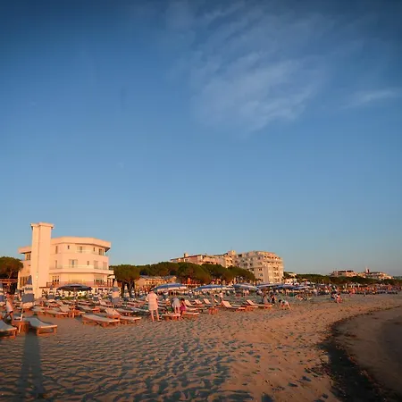 Elesio Golem (Tirana)