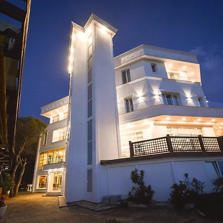 Elesio 4* Golem (Tirana)