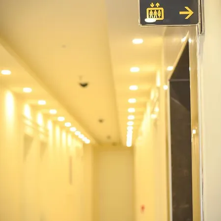 Hotel Elesio Golem (Tirana)