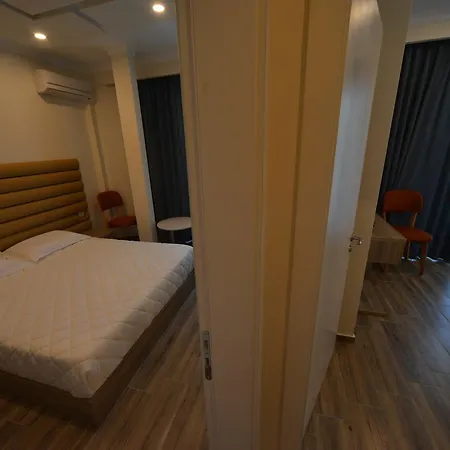 Elesio 4* Golem (Tirana)