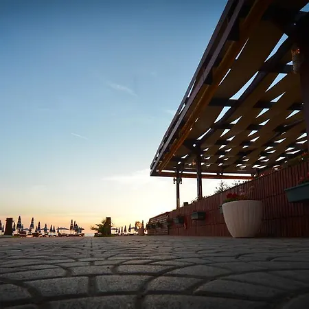 Elesio 4* Golem (Tirana)