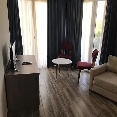 Elesio 4* Golem (Tirana)