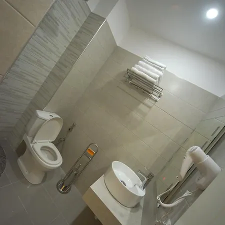 Elesio Golem (Tirana)